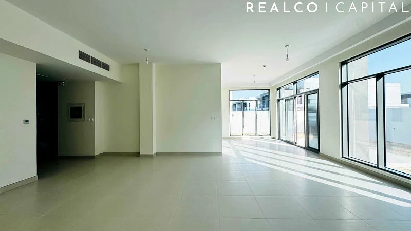 End Unit | Spacious layout | Ready to move63751682785539110