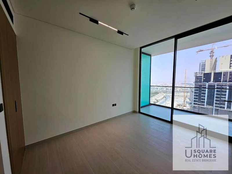 منتصف الطابق | جديد بالكامل | شرفة63785066912898114