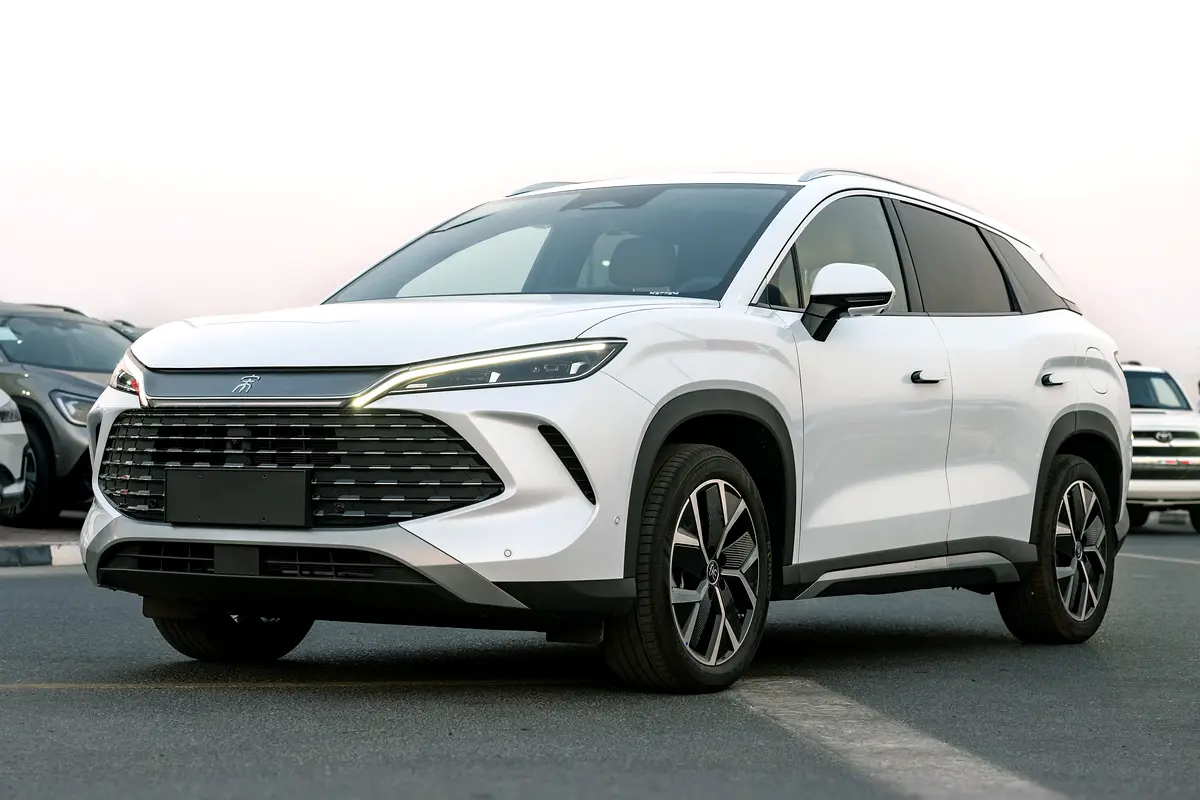 BYD Song L 2025 — photo 1 of 13