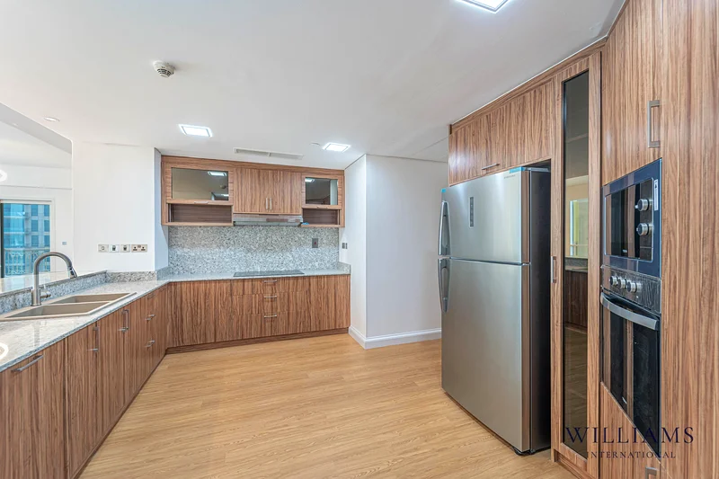 VACANT | FULLY UPGRADED | ICONIC VIEWS63752462913667114