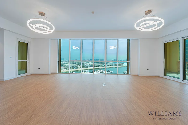 VACANT | FULLY UPGRADED | ICONIC VIEWS63752462913667112
