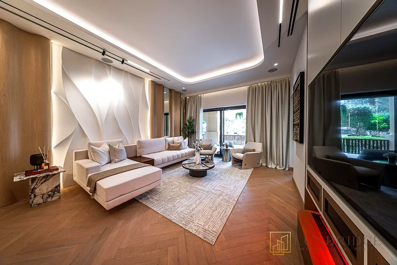 Vacant | Sea View | Prime Location64007793440899111