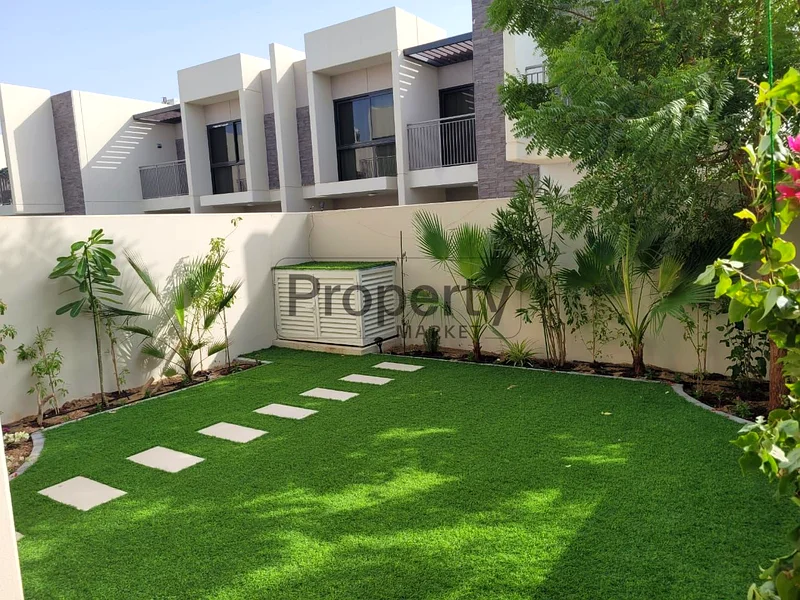 مجهزة تجهيزًا جيدًا | حديقة خاصة | مساحة بنائية 2462 قدم مربع63740962505986110