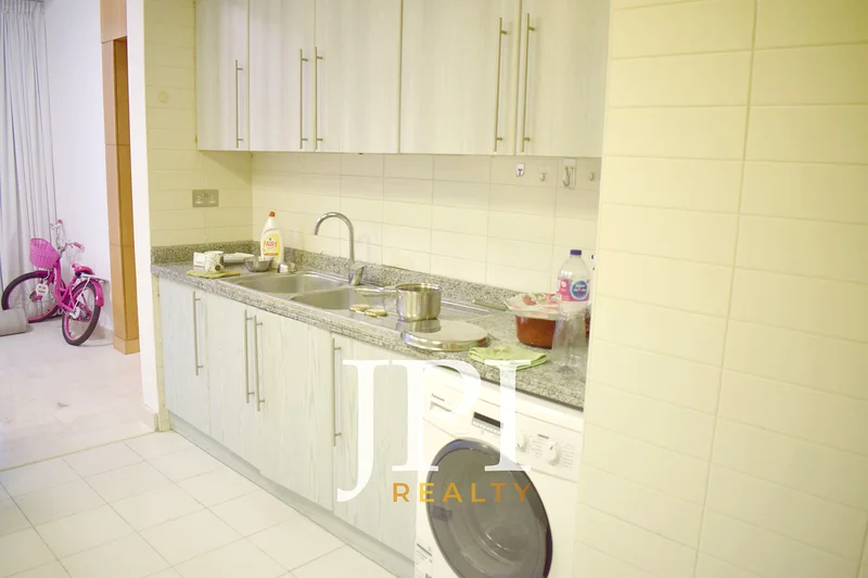 Great view | Spacious | Vacant63749062311938112