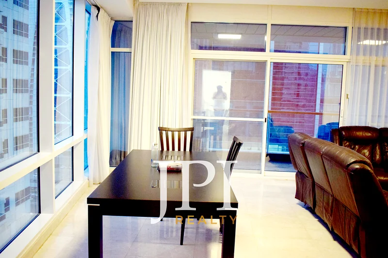 Great view | Spacious | Vacant63749062311938114