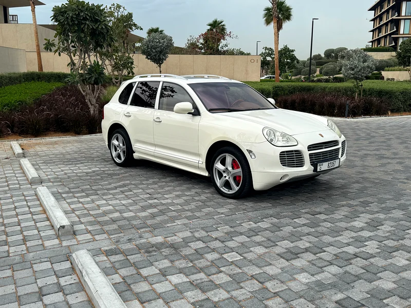 Porsche Cayenne Turbo S63699038325122112