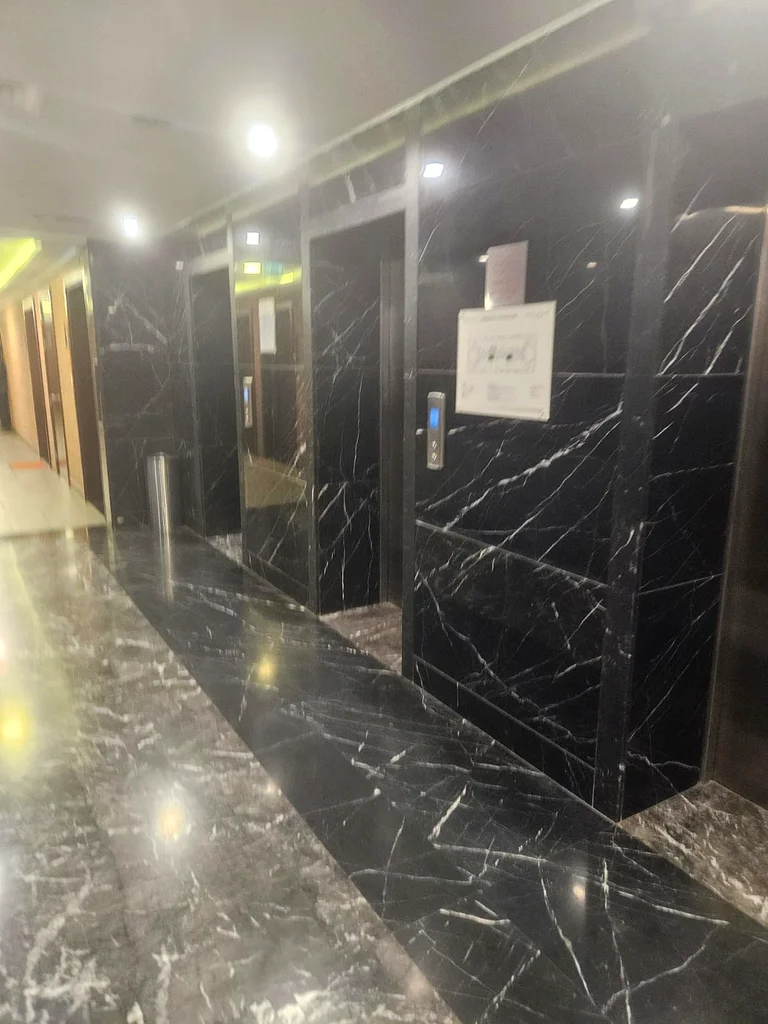 استوديو بأسلوب فاخر ومذهل في المنهول63767160141570114