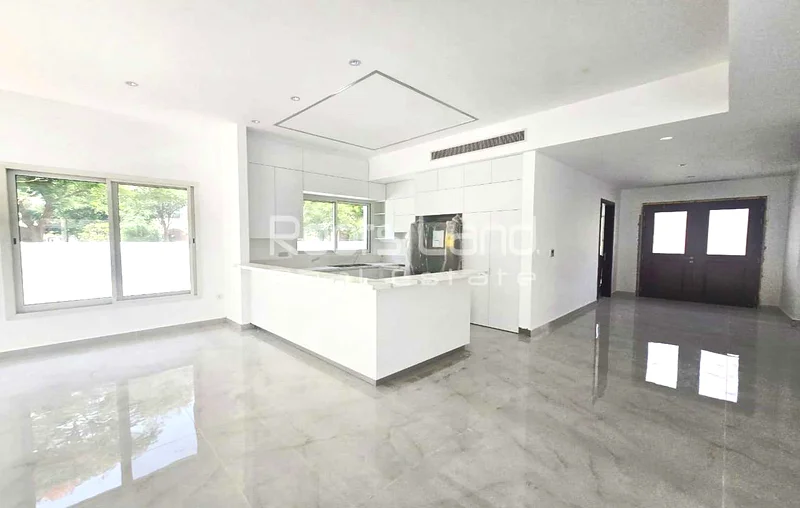 Custom Built | Corner Villa| Private Pool63917144863106113