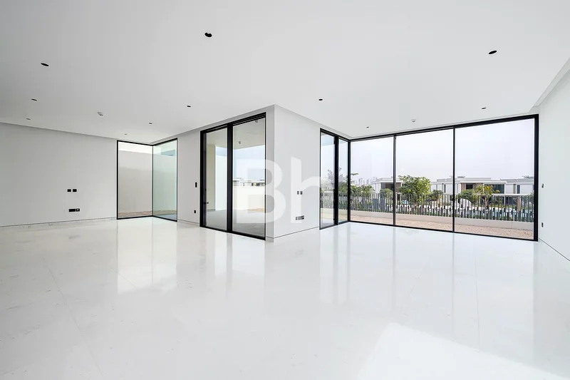 5Bed Large Villa | Park Views | Garden Suite |63930886476929113