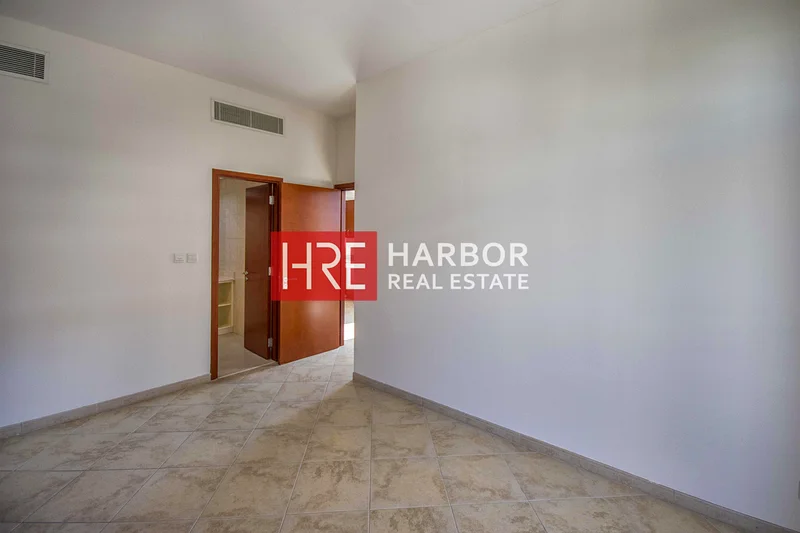 مذهل للعيش | واسع | موقع متميز63981896576387111