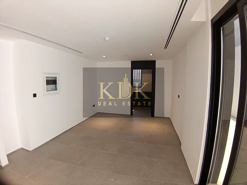 Spacious 1BR Apartment in prime location of JVC63788654063873114