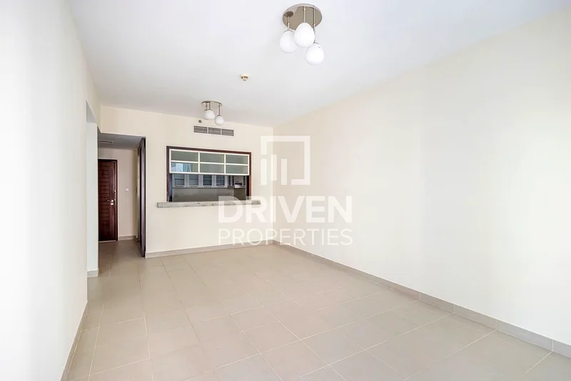 Available Now | Prime Location | Mid Floor63799764167426114