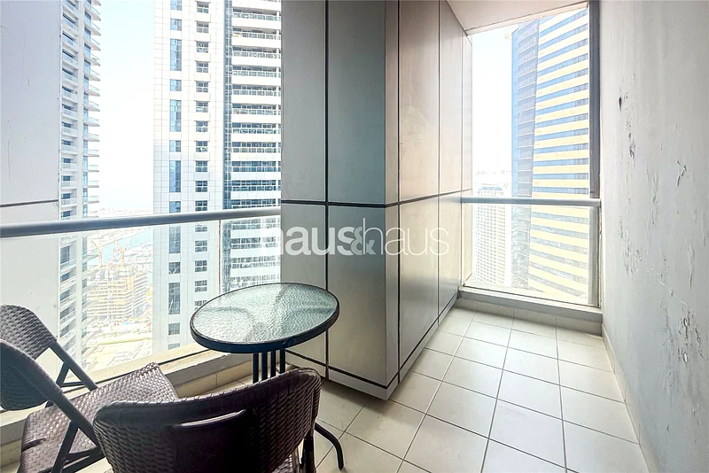 Upgraded | High Floor | Vacant | Spacious64041030946306112