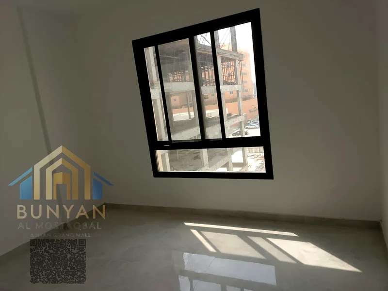 🏢 شقة للإيجار السنوي – الجرف، عجمان (الرمز 305) شقة واسعة متاحة للإيجار السنوي في الجرف، عجمان، مثالية للعائلات التي تبحث عن63713594686593113