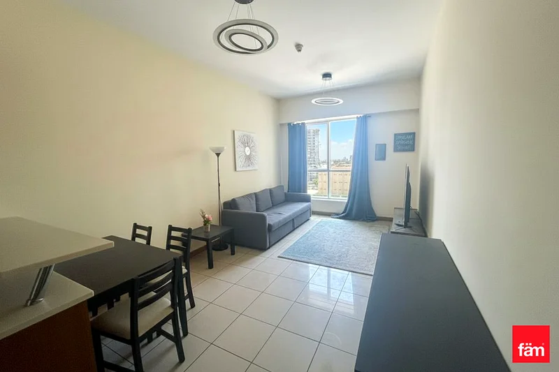 مؤثث | شاغر | طابق منخفض | قريب من المترو63774718087298111