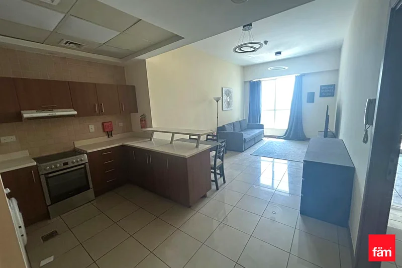 مؤثث | شاغر | طابق منخفض | قريب من المترو63774718087298113