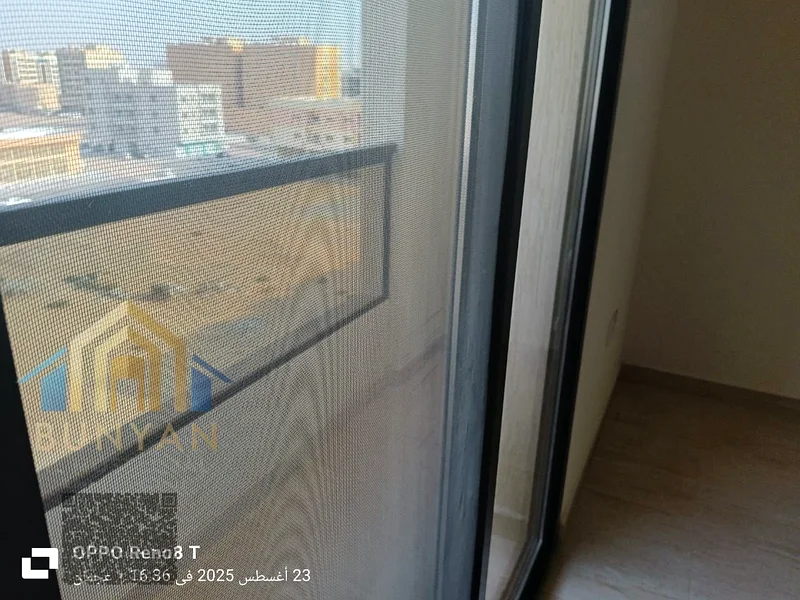 🏢 شقة للإيجار السنوي – الجرف 3، عجمان (الرمز 202)  فرصة رائعة للإيجار السنوي في شقة واسعة تقع في الجرف 3، عجمان. موقع هادئ مثالي للعائلات، مع سهولة الوصول إلى الخدمات والطرق الرئيسية.63713594593666114