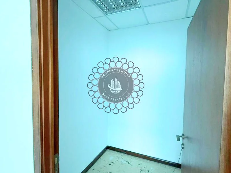 شاغرة | | مساحة مكتبية أنيقة | منظر مستقر63826858365057112