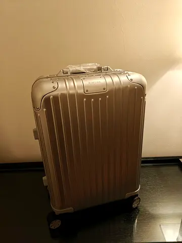 Suitcase aluminum Carry on