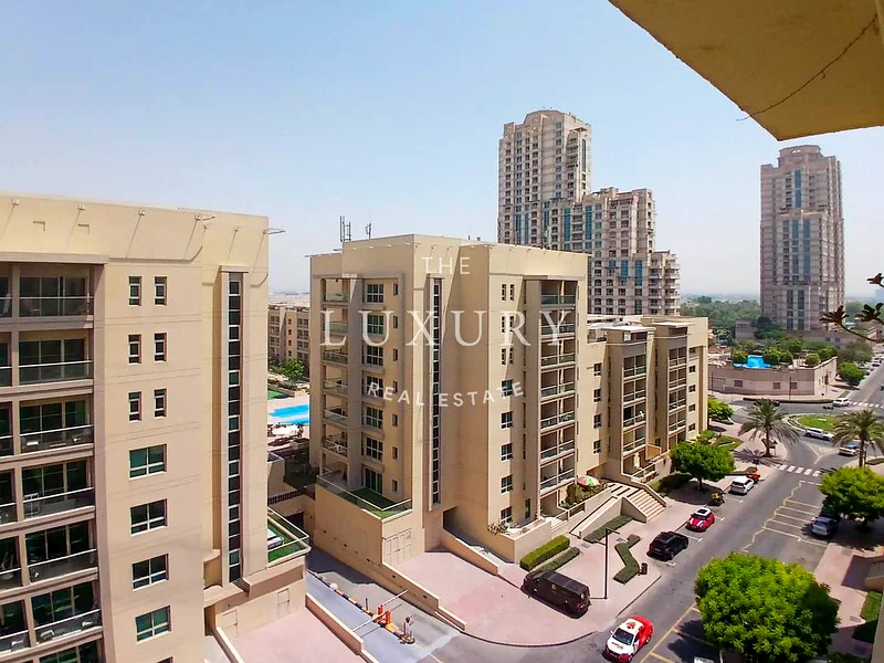 الطابق العالي | بدون مبرد | إطلالة على المجتمع63726753033090110