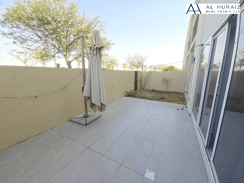 فناء خلفي كبير | شقة واسعة | الطابق الأرضي63805480425218110