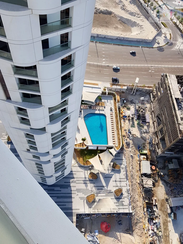 Vacant / Balcony / Next to the park63813112964099112