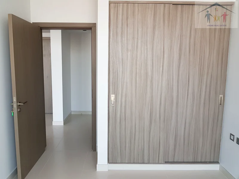 Vacant / Balcony / Next to the park63813112964099113