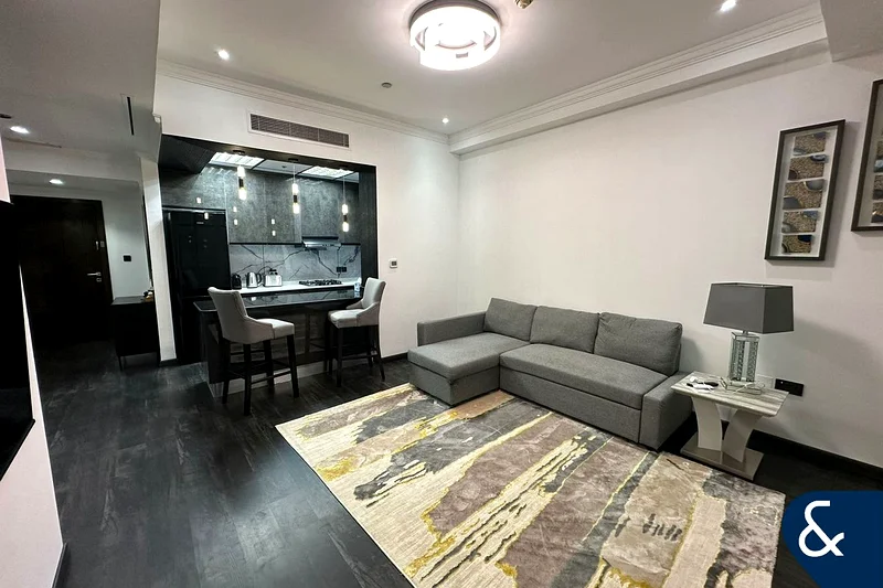 Upgraded | Sea Views | Balcony | Vacant64038059648001112
