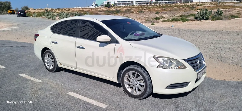 Nissan Sentra 2016 with perfect condition. Only serious buyers can contact.63699055960322111