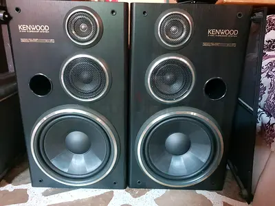 Kenwood Powerful 3 way speakers