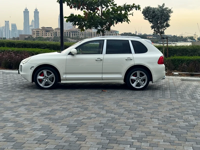 Porsche Cayenne Turbo S63699038325122111