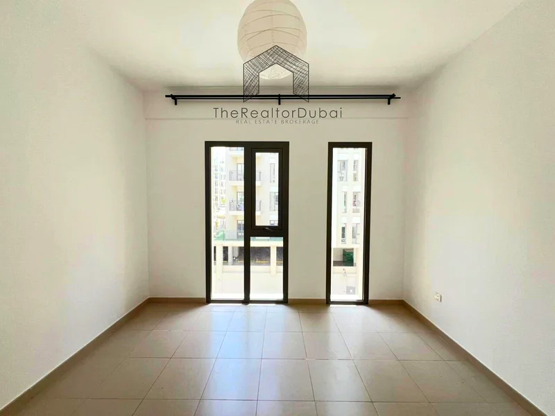جاهز للانتقال | طابق منخفض | ممتاز للعائلة63736994645506111