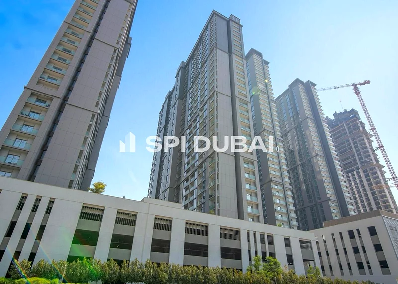 Prime Location I Middle Floor I Two Balconies with Pool View64016940354561110