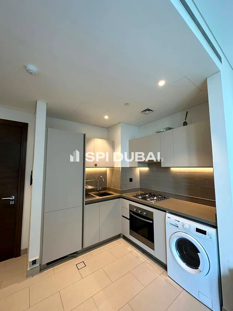 Prime Location I Middle Floor I Two Balconies with Pool View64016940354561112