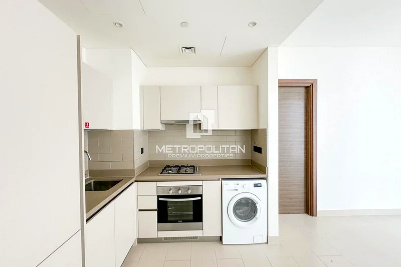 High Floor | Prime Location | Chiller Free64016940394883112