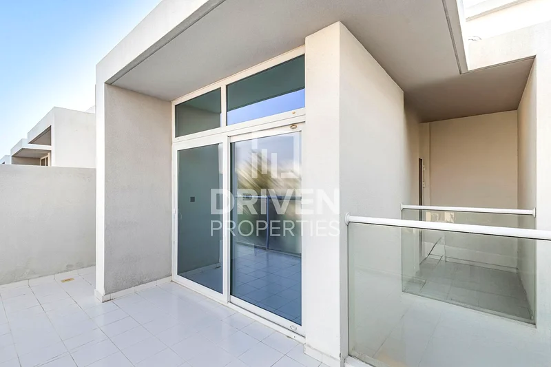 Huge Plot | Well Managed Villa | Serene Location64003011288963113