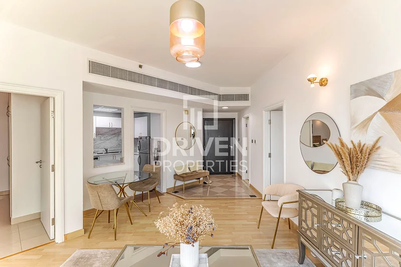 Outstanding Unit with High End Finishes | Vacant63773536760962110