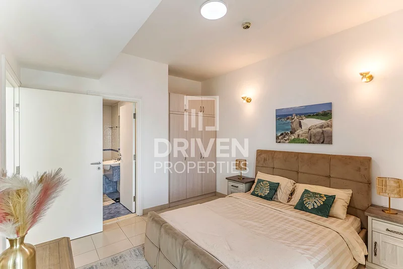 Outstanding Unit with High End Finishes | Vacant63773536760962114