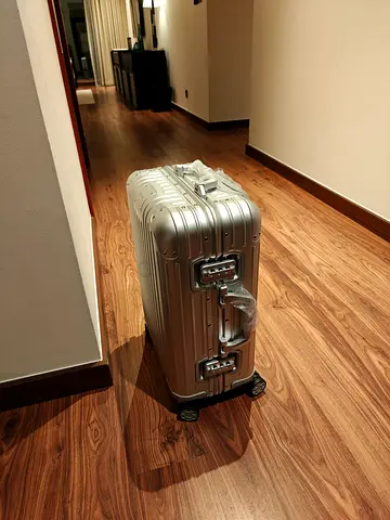 Suitcase aluminum super