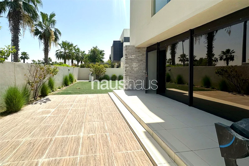 Single Row | Well Maintained | Bright And Spacious63737917605763111
