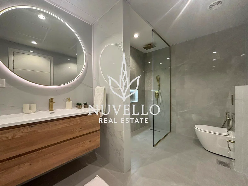 Upgraded | Vacant | Fully Furnished | Corner Unit63982021861378112