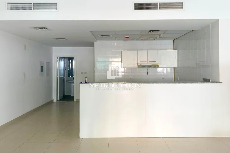 Large Size | Great Location | Vacant63916247907970110