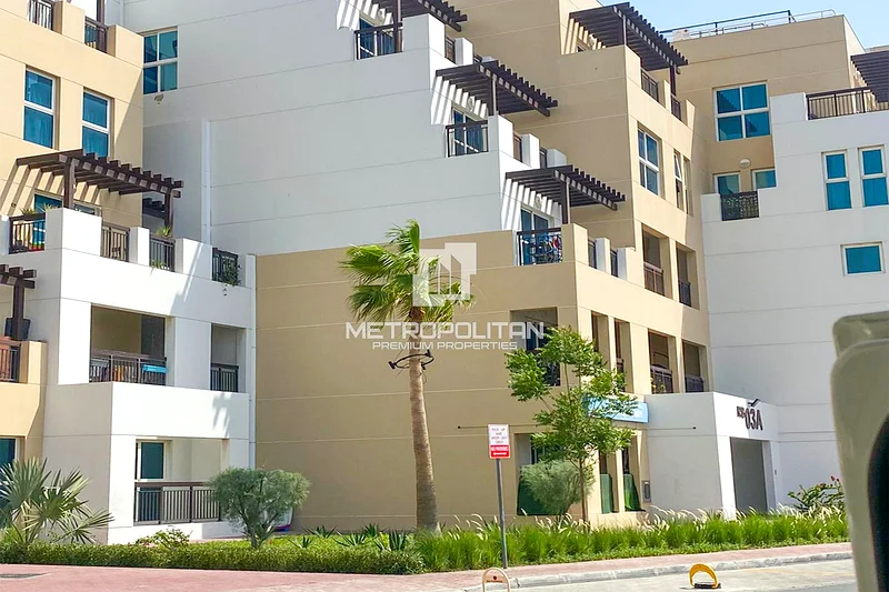 Large Size | Great Location | Vacant63916247907970111