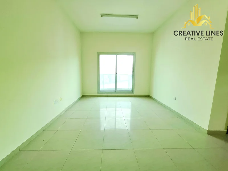 شقة من غرفتي نوم متاحة أمام موقف حافلات RTA للعزاب والموظفين63756975298434113