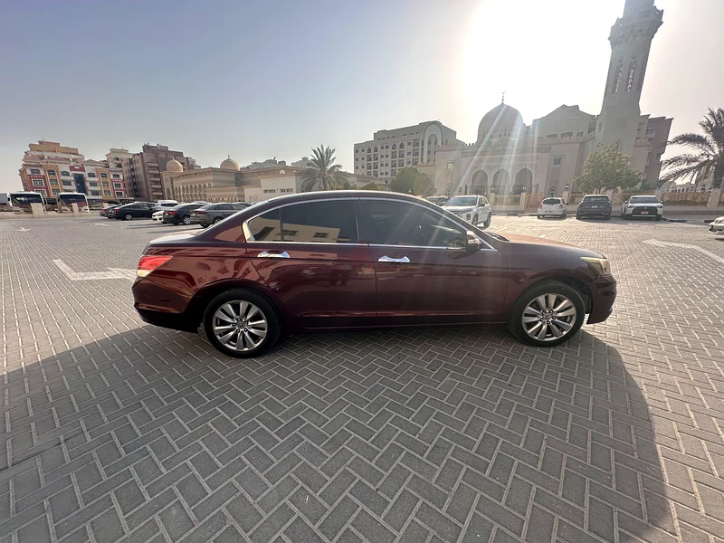 هوندا أكورد في حالة جيدة للبيع63699033084803110