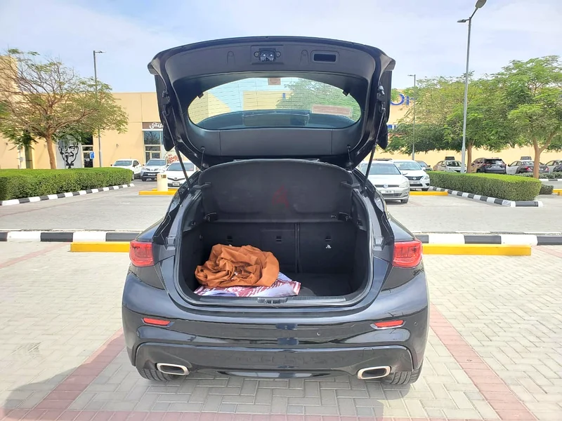 إنفينيتي Q30 بمواصفات كاملة - للسيدات63699029649281112