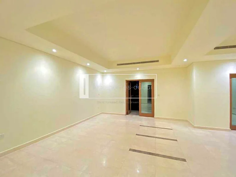 Corner Unit | Upgraded 3BR+Maid Villa | Vacant63762121670147112
