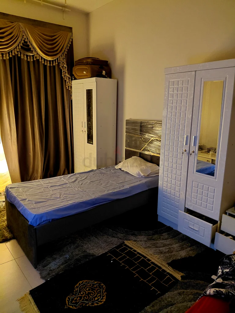 مساحة سرير للمسلمين فقط63796158801667110