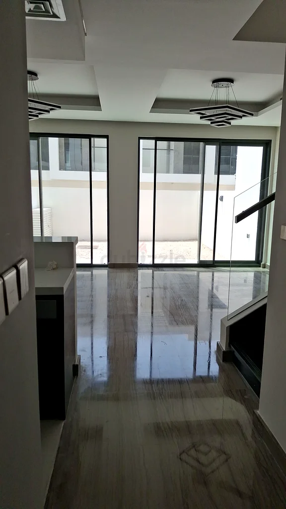 WOW  FIRST TENANT VACANT BRAND NEW 3 BDRM VILLA ,FITTED APPLIANCES IN DAMAC HILLS  DHS   DHS 215K.63738297847811114