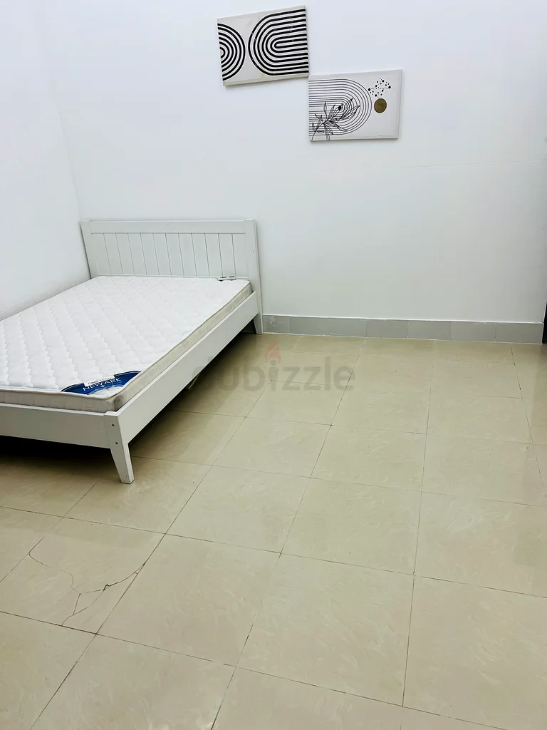 غرفة مفروشة بالكامل متاحة للإيجار في المريدف63796471816705111